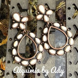 Maximalist dangle turquoise earrings